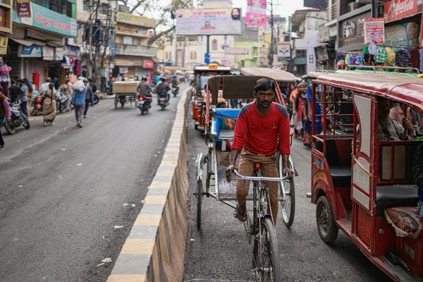 Comment la montée des réseaux sociaux modifie-t-elle le paysage médiatique ?